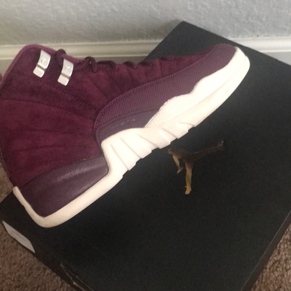 12s maroon